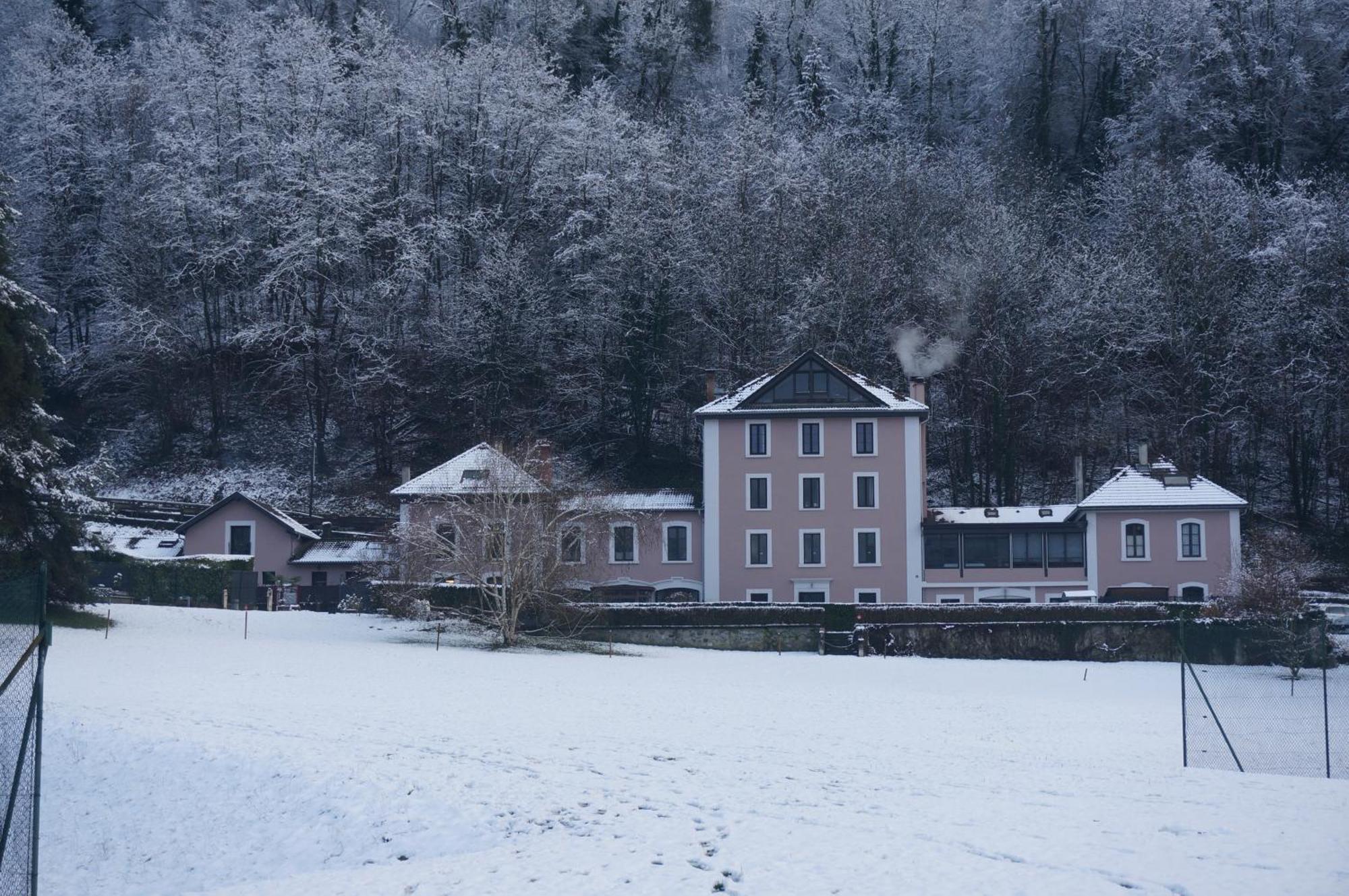Residence Du Parc Saint-Martin-dʼUriage Exterior foto